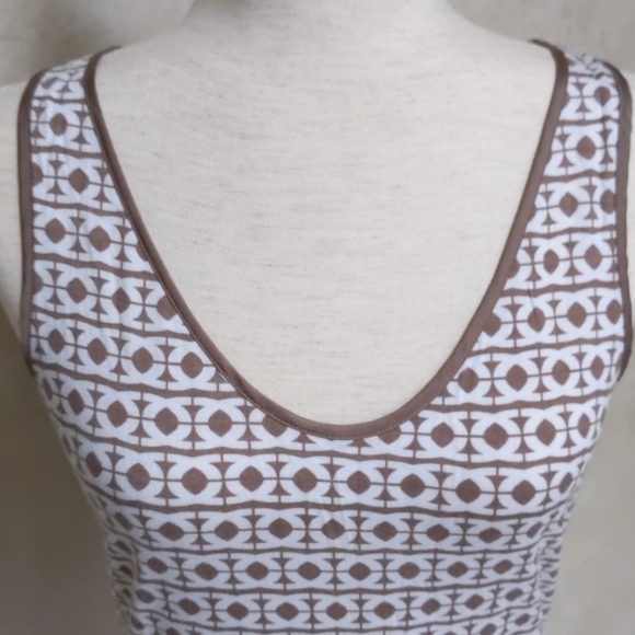 Banana Republic Sleeveless Top - Picture 2 of 4